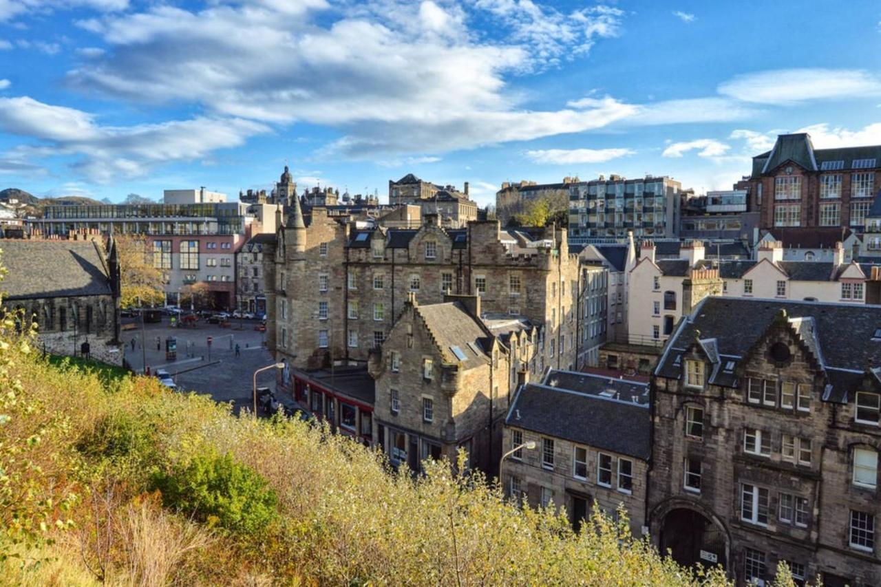 Joivy Unique Old Town Stay Under Edinburgh Castle מראה חיצוני תמונה