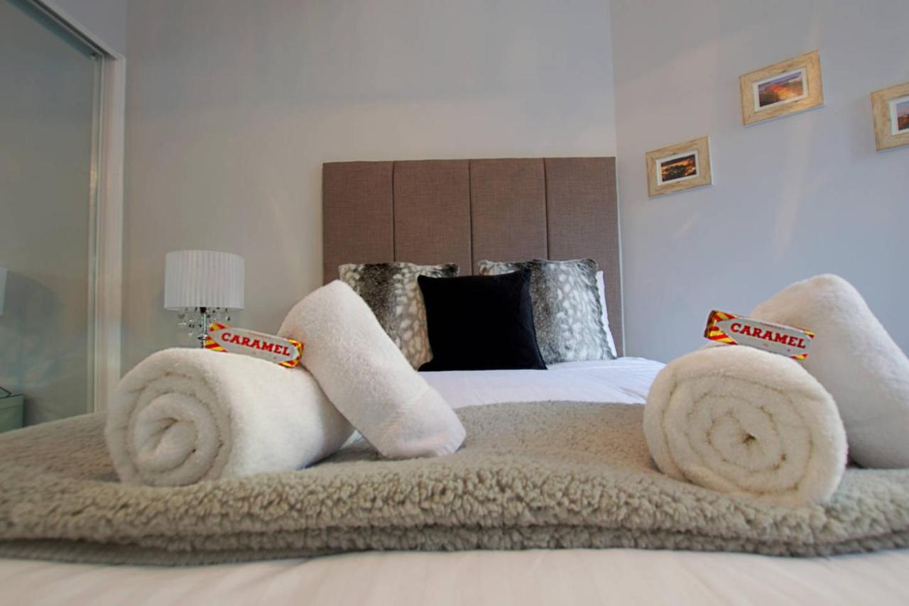 Joivy Unique Old Town Stay Under Edinburgh Castle מראה חיצוני תמונה
