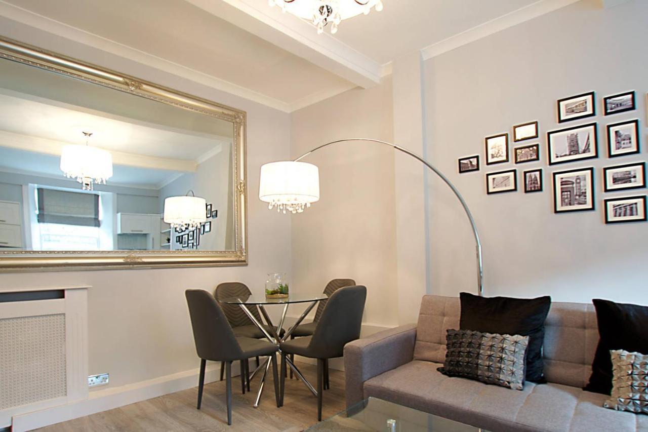 Joivy Unique Old Town Stay Under Edinburgh Castle מראה חיצוני תמונה