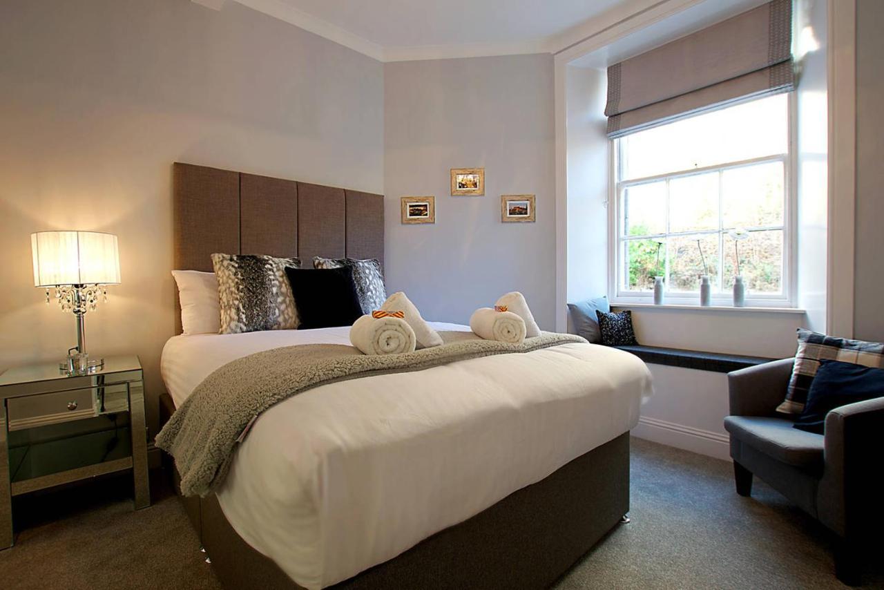 Joivy Unique Old Town Stay Under Edinburgh Castle מראה חיצוני תמונה