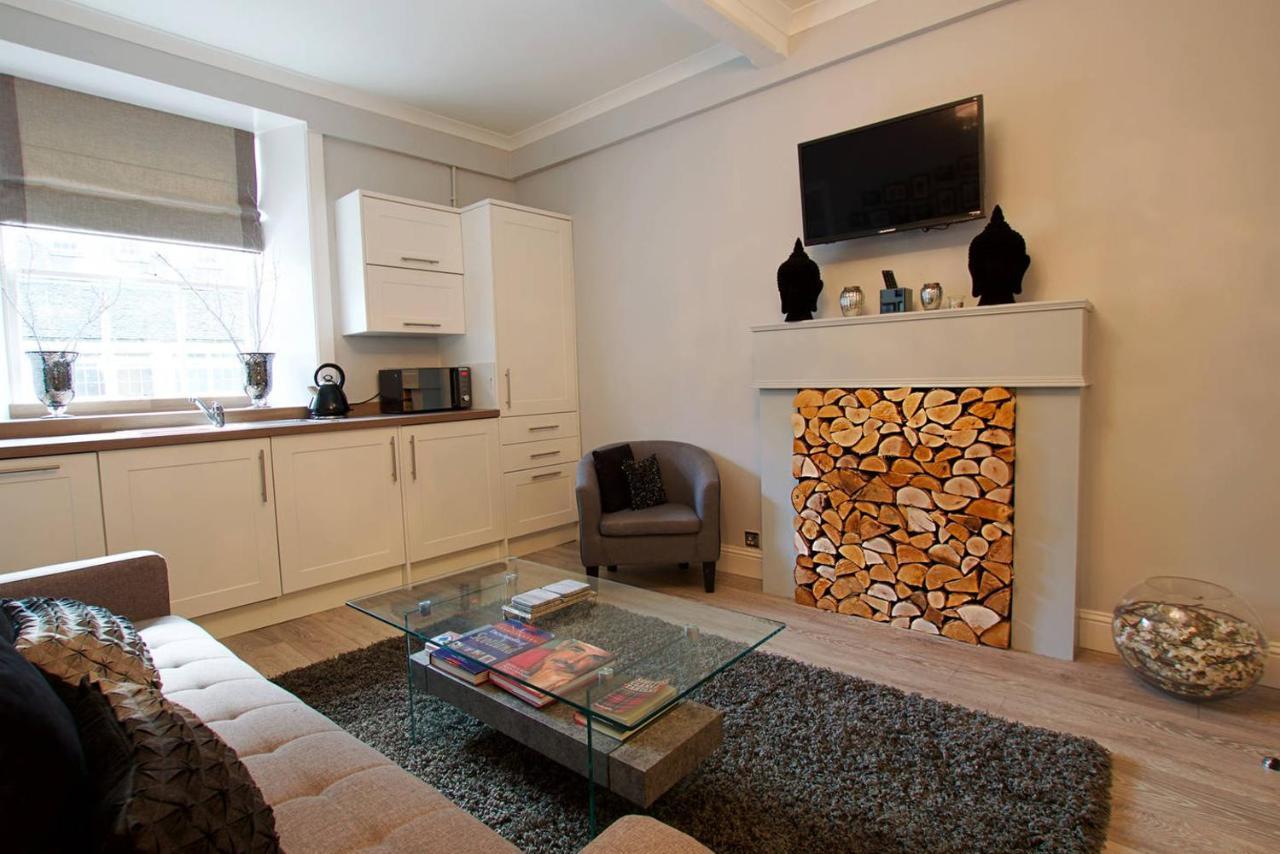 Joivy Unique Old Town Stay Under Edinburgh Castle מראה חיצוני תמונה
