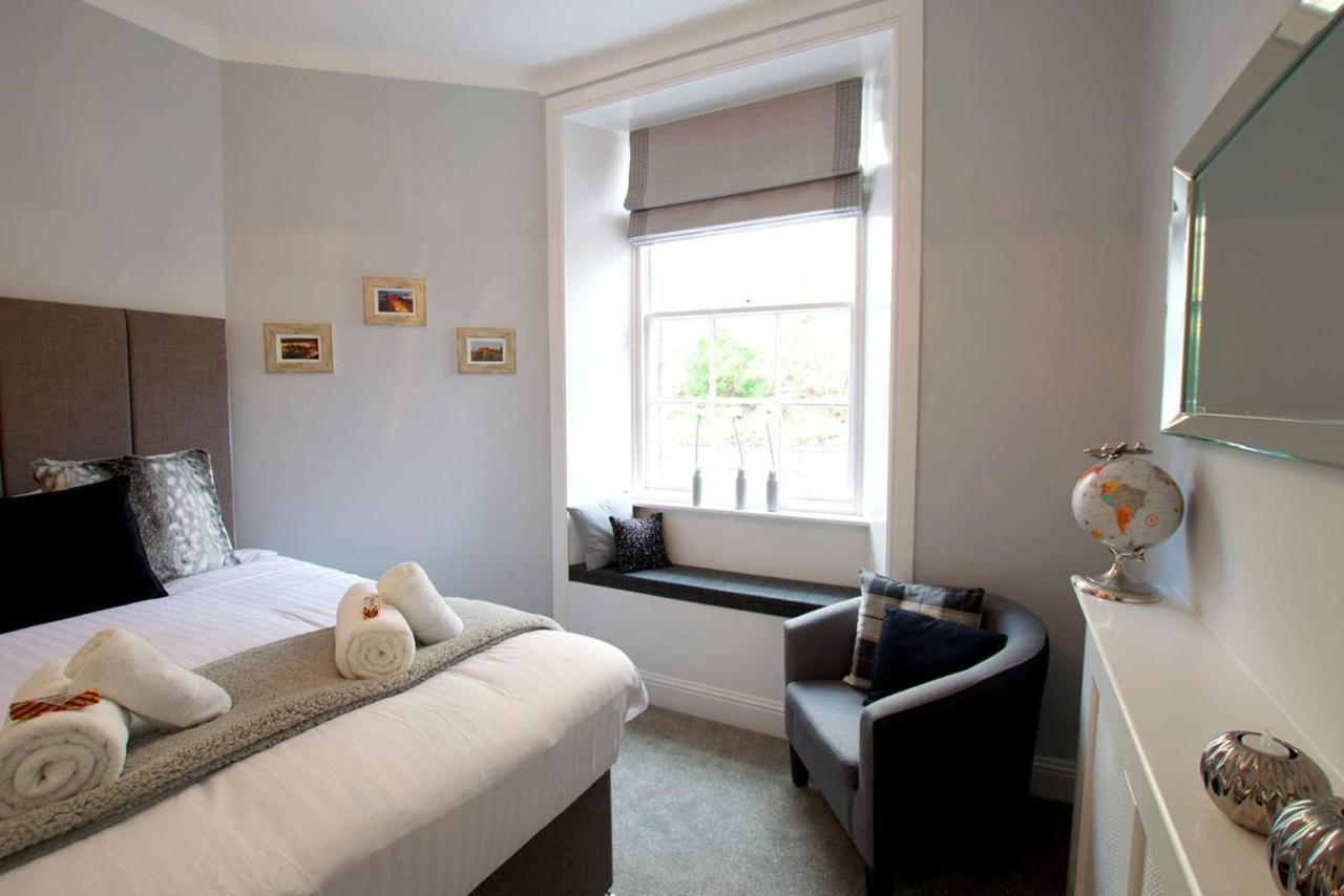 Joivy Unique Old Town Stay Under Edinburgh Castle מראה חיצוני תמונה
